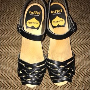 Toffel by Swedish Hasbeen Clogs Size 38